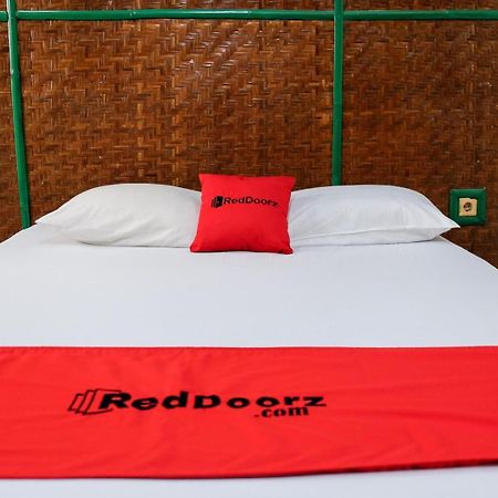 Hotel Reddoorz Plus Near Jalan Baru Bogor Extérieur photo