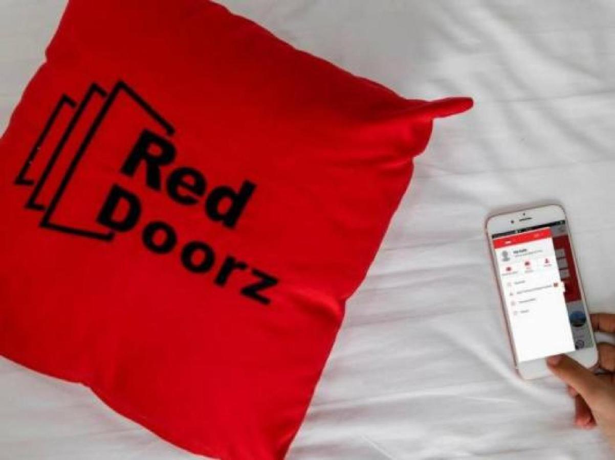 Hotel Reddoorz Plus Near Jalan Baru Bogor Extérieur photo